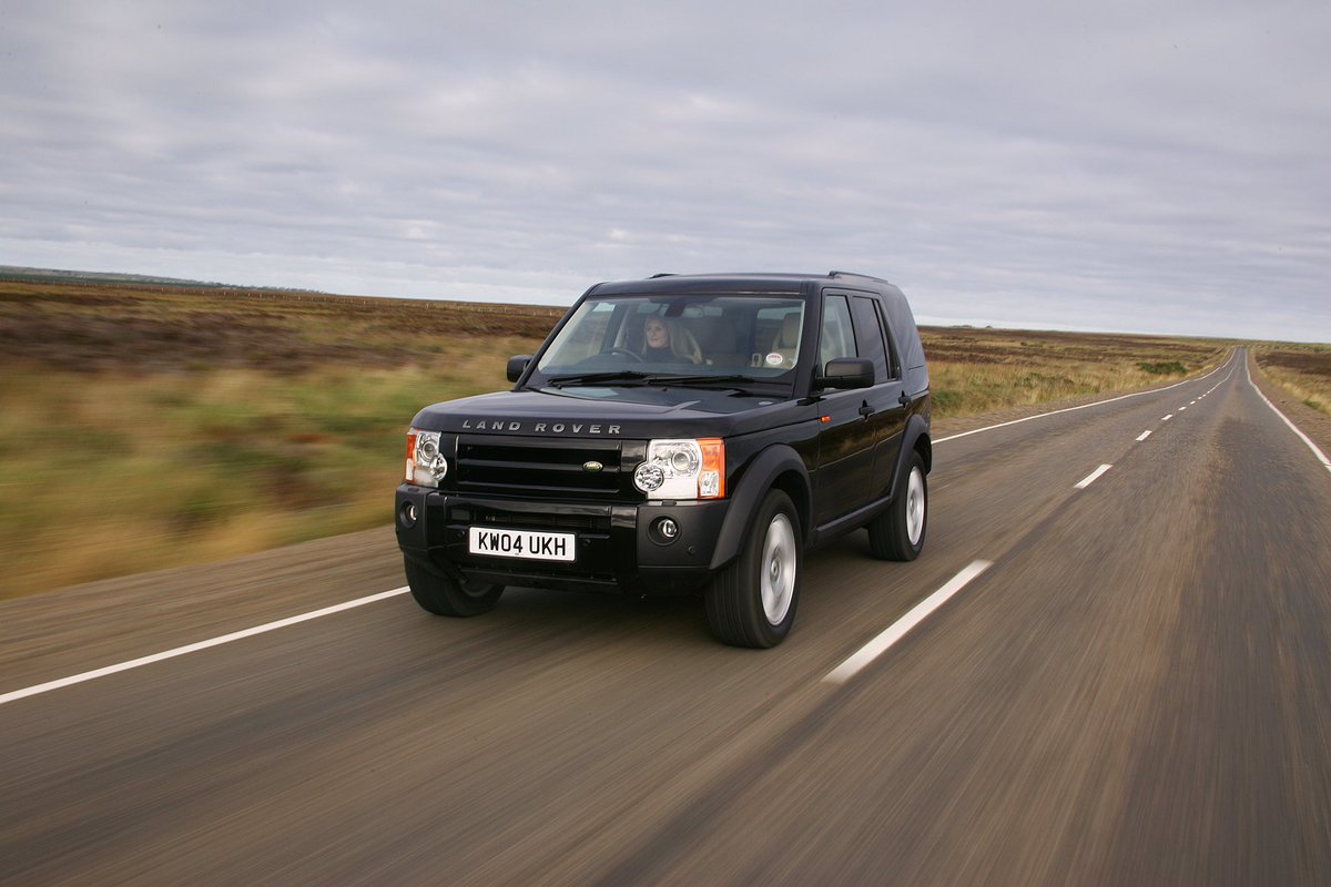 BoringCarDriver's tweet photo. The Discovery 3 turns 20 this year, in case you weren’t already feeling old. https://t.co/ssIMymVTed