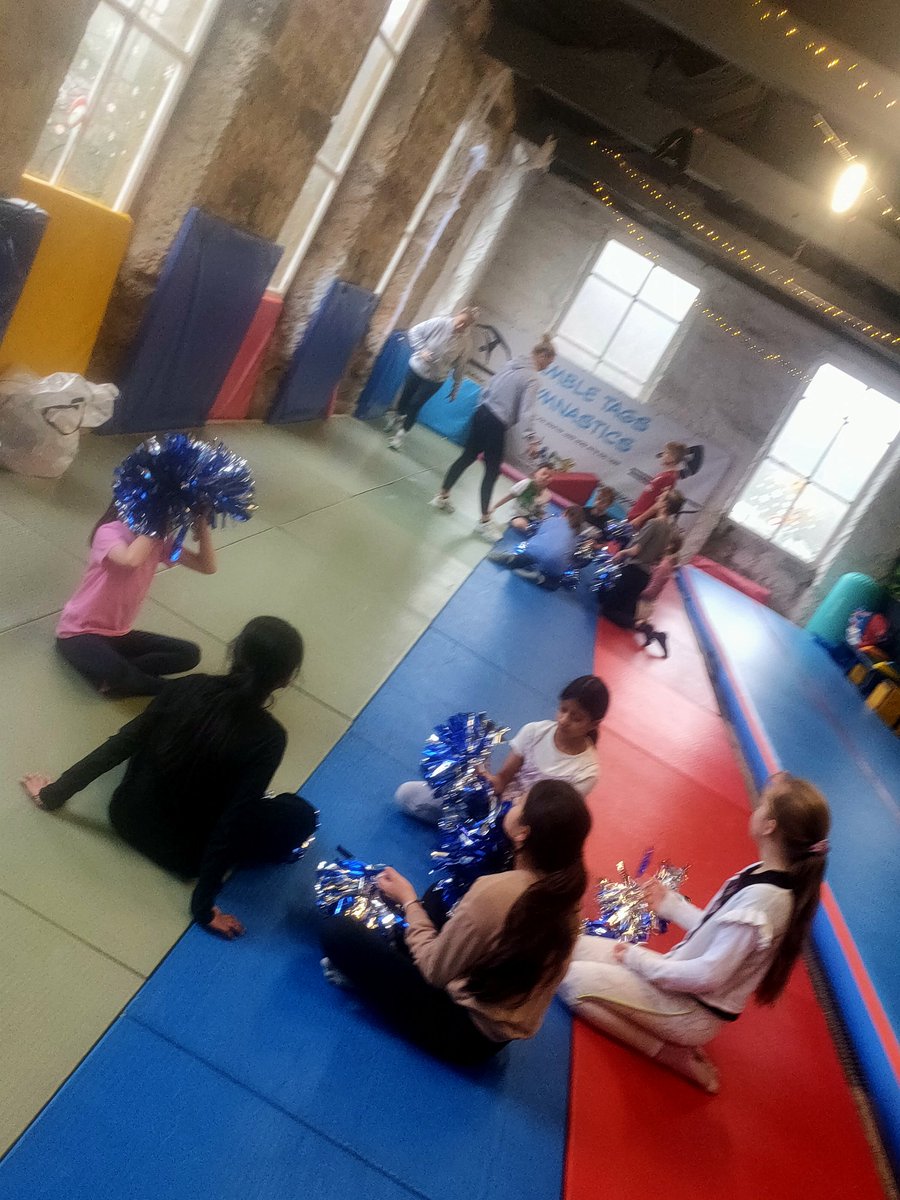 tagsprogramme's tweet photo. @HAFCalderdale Day 3
Children practicing #Shrek with coach Mollie in #MusicalTheatre having fun with balloon tennis, enjoying nutritional quizzes &amp; looking forward to taking home #dishup food parcels for home
@educationgovuk #calderdale https://t.co/ozDUqnEv4I
