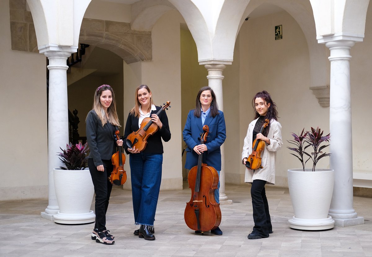 CanalMalagaRTV's tweet photo. 🎼El Cuarteto Carmen Thyssen inaugura su tercera temporada con un concierto junto a Juan Manuel Cañizares, Premio Nacional de Música 2023.

▶️La primera cita contará con dos sesiones, el 19 y el 20 de enero en el patio del @thyssenmalaga. https://t.co/jx0aMyqxpp