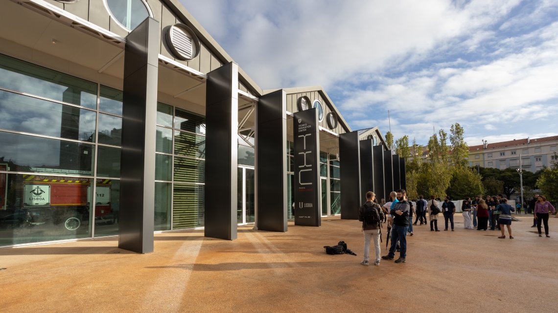Instituto Superior Técnico (@istecnico) on Twitter photo Técnico Innovation Centre is now open to all students from <a href="/ULisboa_/">ULisboa</a>.
From Jan 4, one of the largest study rooms in the country can be used by students between 8h and 20h. 🧑🎓
🔗 + info: tinyurl.com/bd8f7suv
#TécnicoStudents #TécnicoLisboa #ULisboa Técnico Innovation Centre is now open to all students from <a href="/ULisboa_/">ULisboa</a>.
From Jan 4, one of the largest study rooms in the country can be used by students between 8h and 20h. 🧑🎓
🔗 + info: tinyurl.com/bd8f7suv
#TécnicoStudents #TécnicoLisboa #ULisboa