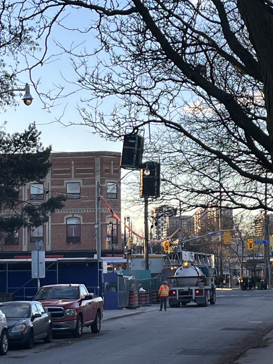 Shit going down in #JunctionTO. Good morning.