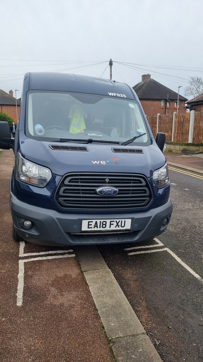 Jules_1405's tweet photo. @lbbdcouncil So, if I park in the disabled parking bay that's outside my house and forget to display my blue badge I get a parking ticket. But council work vans are allowed to park wherever they want without displaying required parking badges, are they?? https://t.co/9CxiT4z5ME