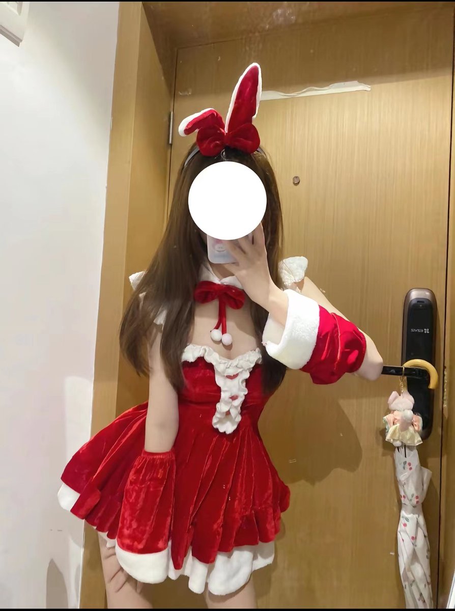 simimiako's tweet image. Honey, can I give you a Christmas surprise?