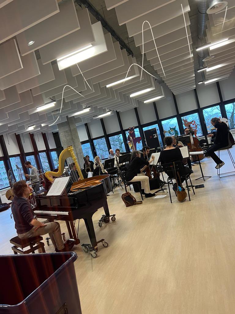 Reisopera's tweet photo. We beginnen het jaar goed! In  ons gebouw klinken overal de spannende klanken van Powder Her Face @Thomas_ades #repetitie en in het @Wilminktheater wordt het decor opgebouwd. @phion_orkest  Vanaf 20/1 in de theaters! https://t.co/eDoq1b1shs… https://t.co/p2brFAgIrc