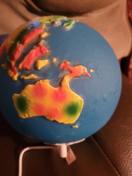 ford_abandon's tweet photo. Much head-scratching caused by this light globe thing I bought son no. 2 as a last-minute extra Christmas present. No Aotearoa, of course. What's that attached to the top of Aussie? And the Rejoin EU campaign has clearly been extremely successful. https://t.co/kPMS9Ef52d