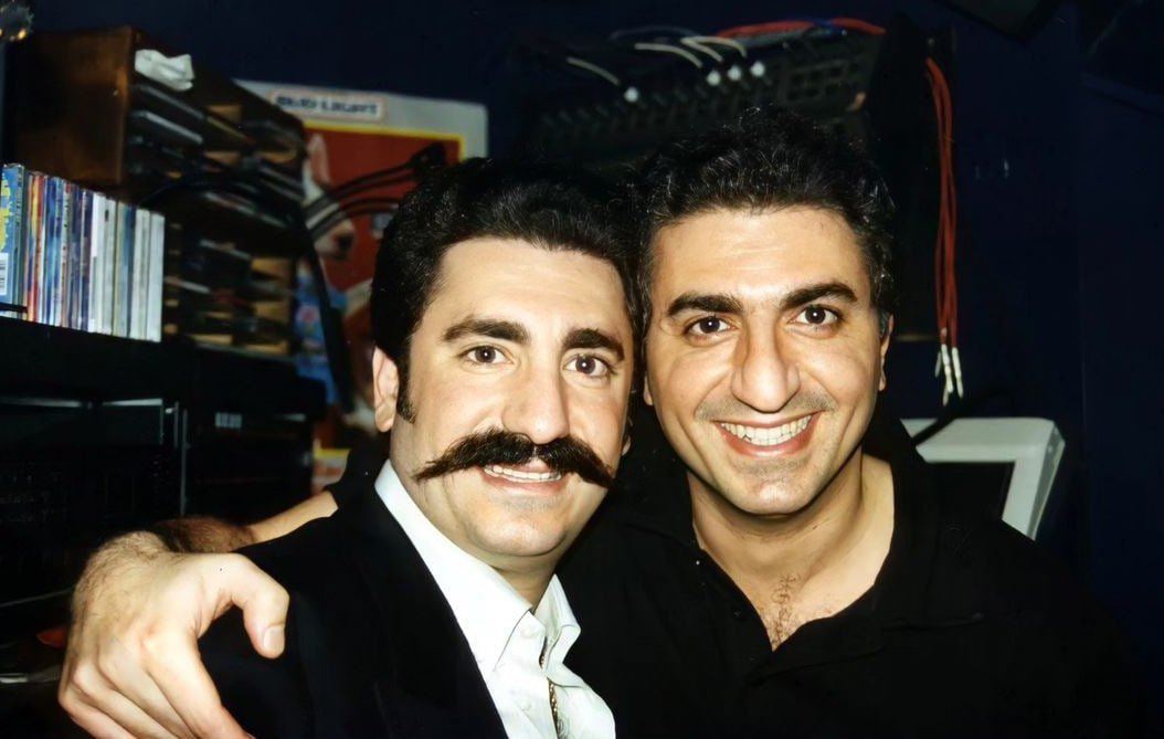PahlaviReza's tweet photo. مهربانی همیشگیت، شوخ‌طبعی بی‌نظیرت، و مهر بی‌اندازه‌ات به ایران، هرگز از یادم نمی‌رود.

I’ll never forget your constant kindness, your incomparable humor, and your endless love for Iran. https://t.co/qxiUBrb8I4