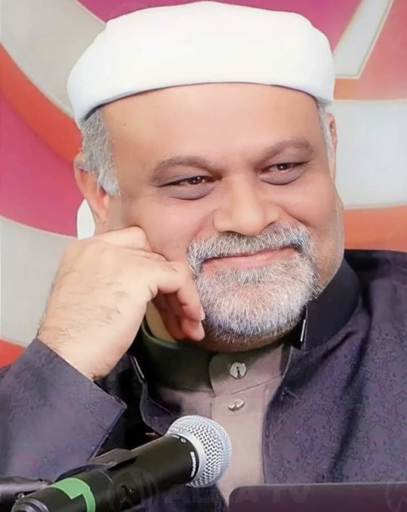ikhlaqgohar's tweet photo. جہنم کیلئے تخلیق کردہ مخلوقات:
اللہ تعالی کا راضی ہونا اوراللہ تعالی کا ناراض ہونا ایسے نہیں ہوتا ہے جیسے انسان راضی ہوتے ہیں یا ناراض ہوجاتے ہیں۔ اس کے دونکات ہیں ، اللہ تعالی نے قرآن مجید میں یہ فرمایا کہ
وَلَقَدْ ذَرَأْنَا لِجَهَنَّمَ كَثِيرًا مِّنَ الْجِنِّ وَالْإِنسِ لَهُمْ قُلُوبٌ لَّا يَفْقَهُونَ بِهَا وَلَهُمْ أَعْيُنٌ لَّا يُبْصِرُونَ بِهَا وَلَهُمْ آذَانٌ لَّا يَسْمَعُونَ بِهَا أُولَـٰئِكَ كَالْأَنْعَامِ بَلْ هُمْ أَضَلُّ أُولَـٰئِكَ هُمُ الْغَافِلُونَ سورۃ الاعراف آیت نمبر179
اورہم نے انسانوں اور جنوں کی کثرت کو جہنم کیلئے بنایا ہے۔ جن کو جہنم کیلئے بنایا ہے اُنکی پہچان یہ ہے کہلَهُمْ قُلُوبٌ لَّا يَفْقَهُونَ بِهَاکہ اُن کیلئے جو لطیفہ قلب رکھا جائے گا اُن میں سوچنے سمجھنے کی صلاحیت نہیں ہوگی۔ يَفْقَهُونَ کا معنی یہ ہے کہ اُن کے قلب کو دین کی فقہ نہیں ملے گی۔ انسانوں کے جو قلب ہونگے وہ باطنی سمجھ اور فہم سے خالی ہونگے۔وَلَهُمْ أَعْيُنٌ لَّا يُبْصِرُونَ بِهَاکہ اورجواُنکی آنکھیں ہونگی اُن میں باطنی بصیرت نہیں ہوگی۔ اس کا مطلب یہ نہیں ہے کہ وہ اندھے ہونگے کیونکہ ابوجہل اندھا نہیں تھا۔ ابوجہل کو نظر آتا تھا لیکن اُس کی آنکھوں میں بصیرت نہ ہونے سے مراد یہ ہے کہ آنکھوں کو باطنی بصیرت جس روحانی لطیفے سے ملتی ہے وہ اُس بصیرت سے خالی ہوگا اور یہاں مراد ہے کہ لطیفہ سری یعنی وہ لطیفہ سری سےخالی ہوگا۔وَلَهُمْ آذَانٌ لَّا يَسْمَعُونَ بِهَاکہ اور اُن کو جو آسمانوں سے زمین پر جبرائیل اور ملائکہ کی پکاراورجو اللہ کی آواز آتی ہے اور جواُن کے پاس سماعت ہوگی وہ اُس کو سننے سے عاری ہونگے۔ جیسا کہ شبِ قدر کو بھی بہت آوازیں آتی ہیں لیکن لوگوں کو سنائی نہیں دیتی۔ ملائکہ بھی آتے ہیں لیکن عام لوگوں کو نظر نہیں آتے یعنی باالفاظِ دیگر جن لوگوں کو اللہ نے جہنم کیلئے بنایا ہے اگر وہ کسی مرشدِ کامل کو پکڑ بھی لیں تو نہ کبھی اُن کاقلب بیدار ہوگا اور نہ ہی کوئی اور لطیفہ بیدار ہوگا۔ اُن کے لطائف کی زندگی ختم ہوچکی ہوگی۔ وہ جو لوگ ہیں جن کو جہنم کیلئے بنایا اور جن کے لطائف بیکار ہیں اور جن میں نہ بصیرت ہے، نہ سماعت ہے، نہ فہم ہے اور نہ ادراک ہے ایسے لوگوں کیلئے کہا ��ہأُولَـٰئِكَ كَالْأَنْعَامِ کہ وہ لوگ جانوروں کی مانند ہیں اور اُس کے بعد اللہ نے فرمایا کہبَلْ هُمْ أَضَلُّبل کہ وہ جانوروں سے بھی زیادہ گمراہ ہیں۔أُولَـٰئِكَ هُمُ الْغَافِلُونَ کہ یہ وہ لوگ ہیں جن کوغفلت کے پردوں میں ڈال دیا ہے یعنی باالفاظِ دیگرجن کو جہنم کیلئے بنایا ہے اُن کے لطائف جاری نہیں ہونگے۔ 

جہنمی لوگوں کی پہچان یہ ہوگی کہ اُن کا قلب جاری نہیں ہوگا۔ اسی لئے کہا جاتا ہے کہ تم نے ذکر لے لیا ہے اورایک مہینہ ہوگیا ہے لیکن اگر قلب جاری نہیں ہورہا ہے تو اب رؤاور گڑگڑاؤ کیونکہ یہی ایک پہچان ہے کہ تم کون ہو۔ صوفی رہبر یونس الگوہر  #PeshawarHighCourt #ZartajGul #zartajgull #عوام_بمقابلہ_کرپٹ_نظام #بڑی_کرسی_پر_چھوٹا_آدمی