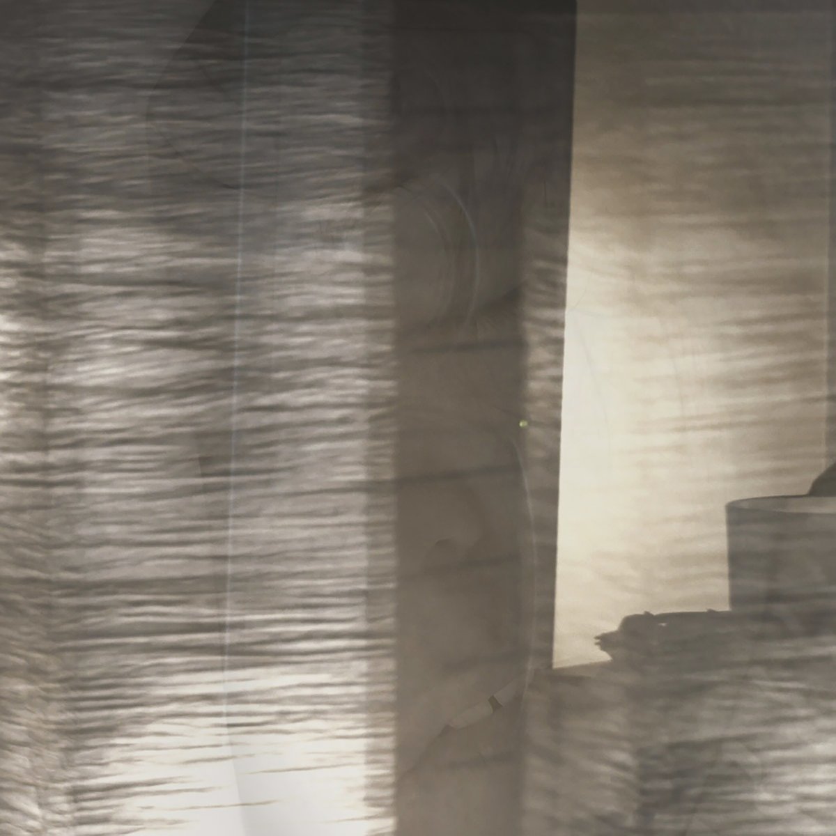 Hola todos
La belle année
Avec de l'amour en barre
Et Près de moi en découverte → wiseband.lnk.to/Ferdinant-Pres…