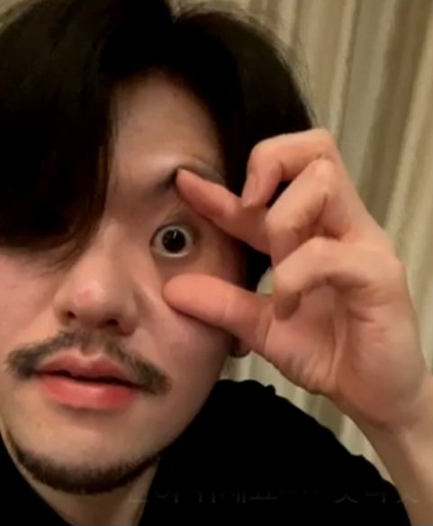 lemon__choi's tweet photo. 채후니 눈!!!!                           성후니 눈!!!
밍성이 눈ㅎㅎ                        기후니 누운-! https://t.co/AbaPZywSra