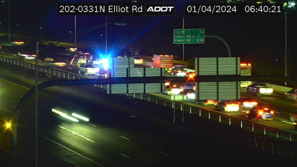 ktarroller's tweet photo. Crash in the East Valley!  Southbound Loop 202-San Tan-near Elliot.  #KTARtraffic  #Phxtraffic https://t.co/DLnhdXB9mi
