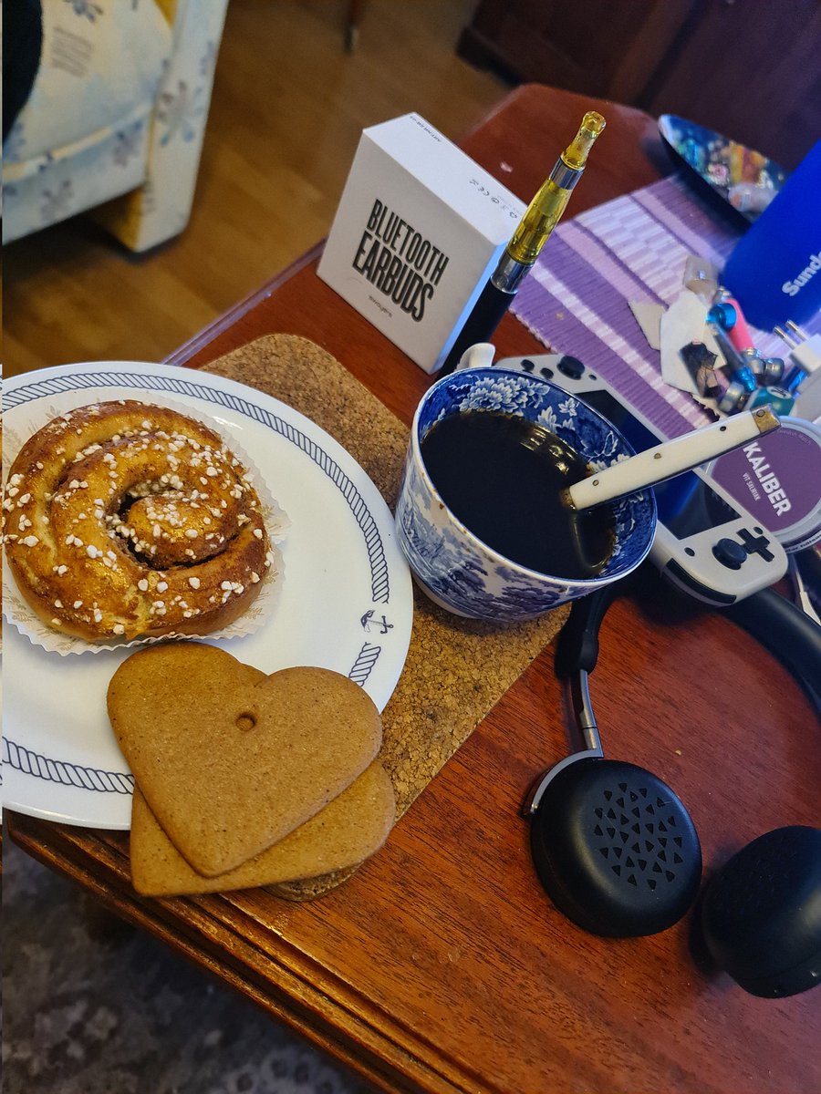 BSoftaofta's tweet image. #SoftaOfta #JVM #Södermalm ✌️💞😇🇸🇪🇪🇺🇺🇦🎶🏴‍☠️🌍💛❤️💙 #fika 🫶