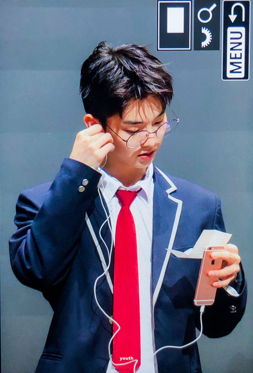 youth__Q's tweet photo. 240104 지선배 고백 받았나바 ..

#THEBOYZ #더보이즈 #Q #큐 #지창민 https://t.co/1gJRzznJdR