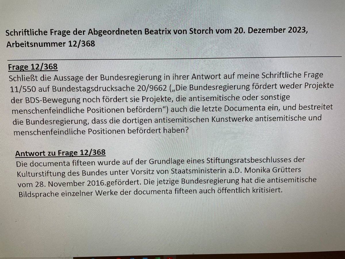 Interessant: Die #Ampel schiebt die Verantwortung für den #Antisemitismus auf der #Documenta auf Merkels Kulturstaatsministerin @MonikaGrütters. #ClaudiaRoth wäscht ihre Hände in Unschuld. Unter dem Motto: Ich war es nicht, die Grütter ists gewesen.