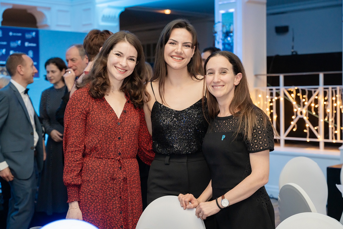 ImagingNeuroUCL's tweet photo. In 2023, the #PatternsofPerceptionPD team won the @ParkinsonsEN Sharing Learning and Education Award! 🏆 This collaborative project aimed to improve how we talk about Parkinson’s dementia through co-creating two new booklets 📖🧠

Learn more at https://t.co/mjL6POYGfY https://t.co/VvNEIHLx3K