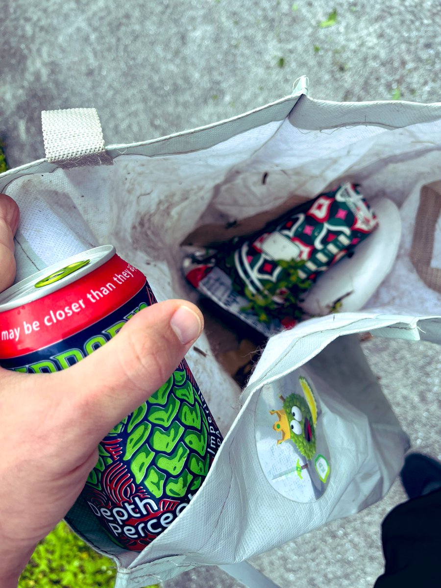 FreshMarketCrew's tweet photo. 1st trash cleanup of 2024 🚮🌲☀️ GM

A nice walk & mush trash to grab. Snuck a beer on the trip, King Durian enjoyed. New Year horns topped the bag! 🍺🎉

10 lbs. of trash owed to collectors - 5 lbs. picked up = 5 left 👀

Dedicated to recent collectors ❤️‍🔥
@AgentCGonzalez
@McFlyGuysNFT 
@UnitedSaints