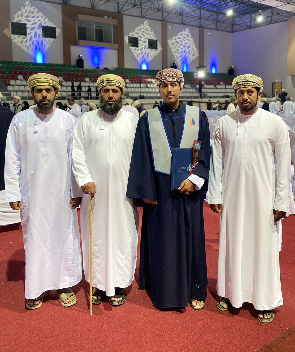 4_osw's tweet photo. " وَآخِرُ دَعْوَاهُمْ أَنِ الْحَمْدُ لِلَّهِ رَبِّ الْعَالَمِينَ "🤍 https://t.co/iKeMqs4k3o