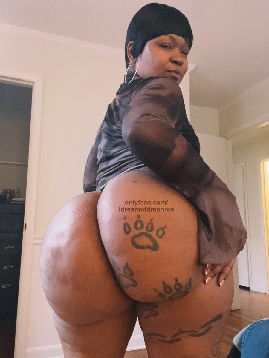 __diamondmonroe's tweet photo. Have you feeling like a million bucks every morning!  🌞 🤪💋 
#goodmorning #onlyfans #cammodel #bodypositivity https://t.co/D1xyjHzl7O