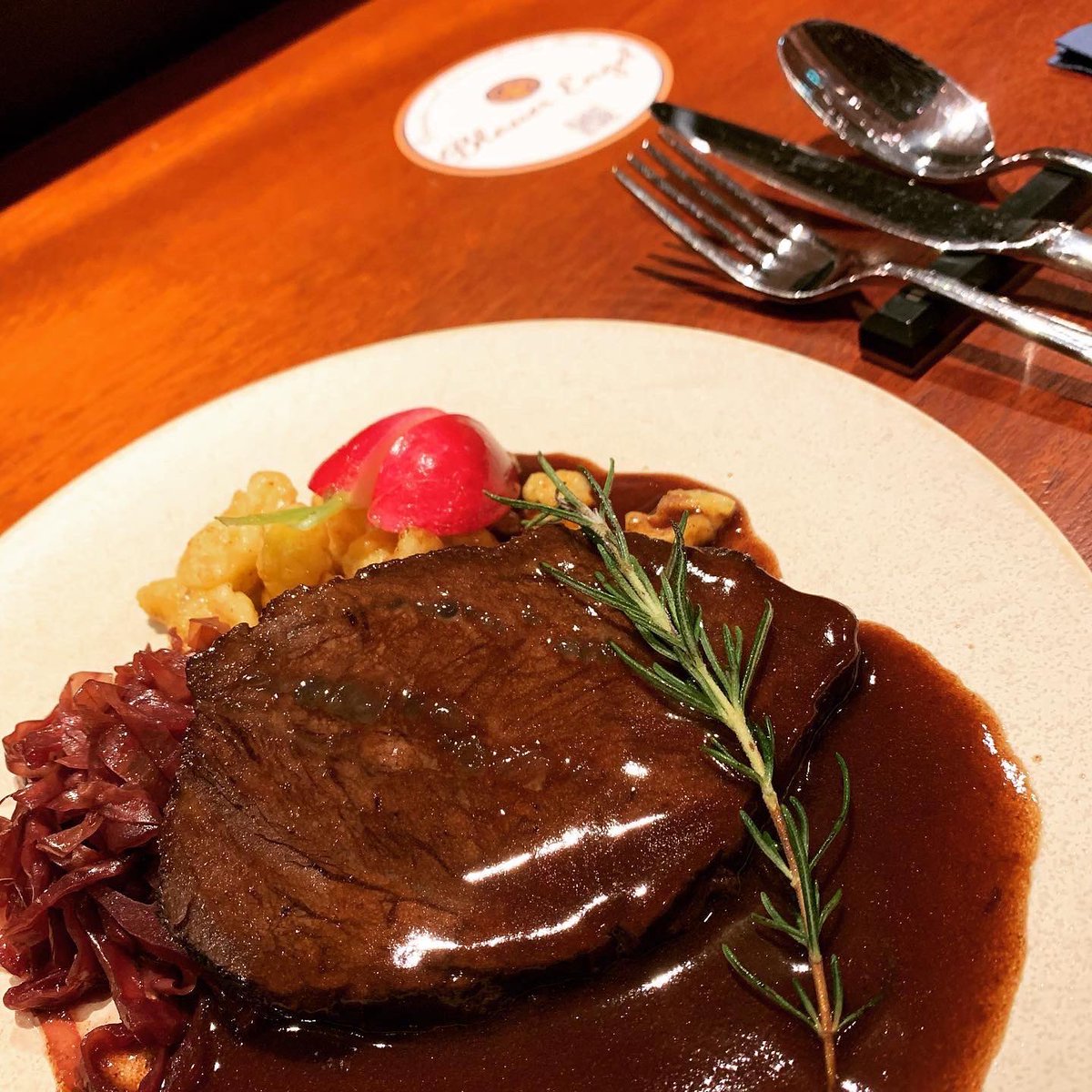 BlauerEngel2023's tweet photo. そもそも日本には
ドイツとオーストリア料理のお店が少ない

志す若い料理人も少ない

イタリアンやフレンチのように
なぜドイツとオーストリア料理は
日本で普及しなかったのかーーー

一緒にドイツ語圏の料理や飲料を通じて文化の魅力を発信してみませんか？👼✨

https://t.co/3HgnjRutgO https://t.co/jMxxZcfzyE