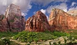 LetraDKansiones's tweet photo. Zion National Park, Utah
Zion's towering red cliffs and dramatic canyons create a mesmerizing landscape. Hike the famous Narrows or observe the breathtaking views from Angels Landing in this Southwestern gem.