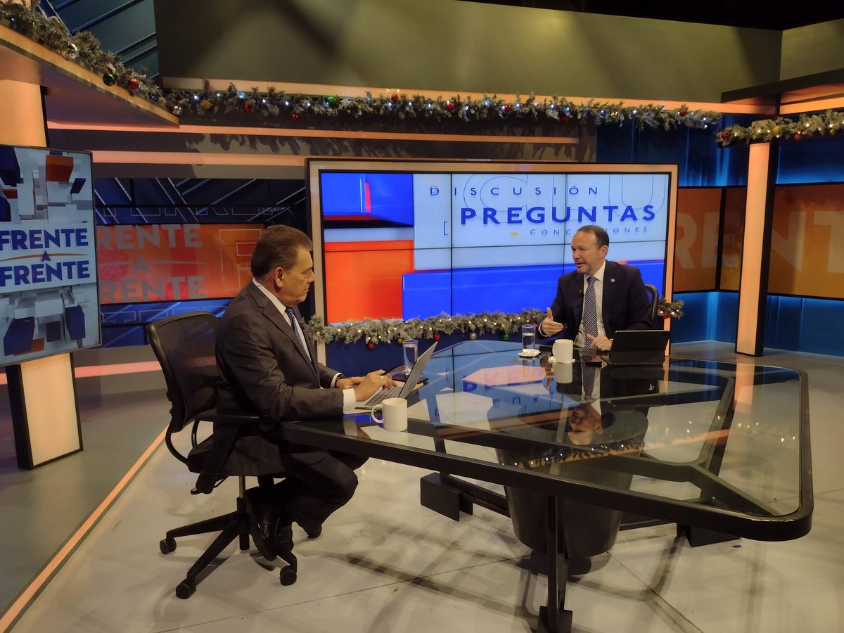 Frentea_Frente's tweet photo. "Este año vamos a presentar otra serie de reformas no relacionado específicamente el tema de pandillas, pero sí vamos a reformar como Estado de qué tipo de actividades no le vamos a tolerar a ningún ciudadano". Gustavo Villatoro @Vi11atoro, ministro de Seguridad. https://t.co/FBj56ZBKun