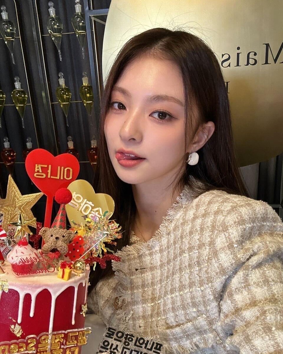 Nakkox's tweet photo. @DrsSenku 1.720p bisa buat beliin kado senku ga? Pokoknya hebidi buat Senku! Huhuhu semangat buat bangun peradaban lagi ya cakep. Watashi tau omae sebagai cowo gasuka pamer hari ulang tahun tapi nyang penting inget kalo banyak orang sayank sama senku chan! Hepibidi kesayangan pph Byakuya! https://t.co/bwvuYREn9p