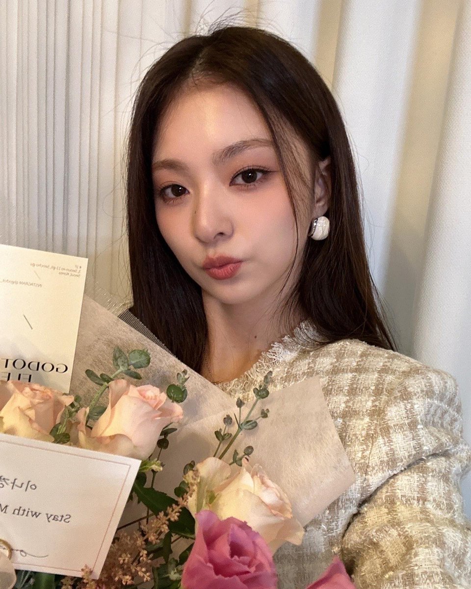 Nakkox's tweet photo. @DrsSenku 1.720p bisa buat beliin kado senku ga? Pokoknya hebidi buat Senku! Huhuhu semangat buat bangun peradaban lagi ya cakep. Watashi tau omae sebagai cowo gasuka pamer hari ulang tahun tapi nyang penting inget kalo banyak orang sayank sama senku chan! Hepibidi kesayangan pph Byakuya! https://t.co/bwvuYREn9p