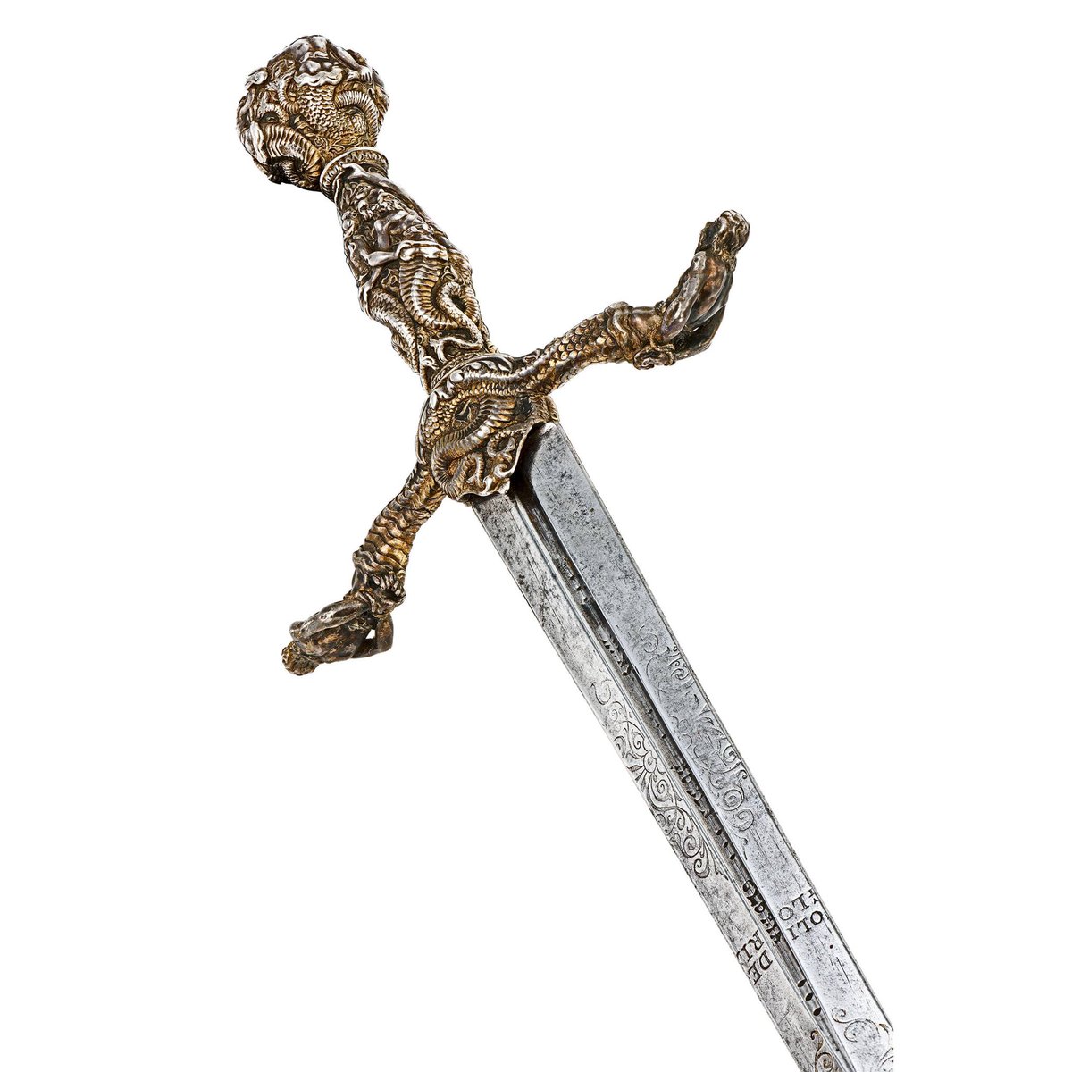 #épée en #argent offerte par le #roi Henri IV à Jean d’Harambure, après la bataille du siège de Rouen, en 1592.
vendue aux #enchères par l’Hôtel des Ventes de Monte-Carlo, en novembre 2023. 
adjugée : 170.000 €
(photos: HVMC)