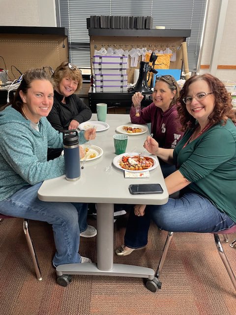 WDElementary's tweet image. The teachers enjoyed delicious waffles from our very own "Waffle Dudes" Mr. Lamb and Mr. Nannie! We are ready for a great second semester! #WDpride