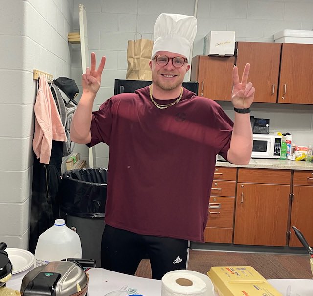 WDElementary's tweet image. The teachers enjoyed delicious waffles from our very own "Waffle Dudes" Mr. Lamb and Mr. Nannie! We are ready for a great second semester! #WDpride