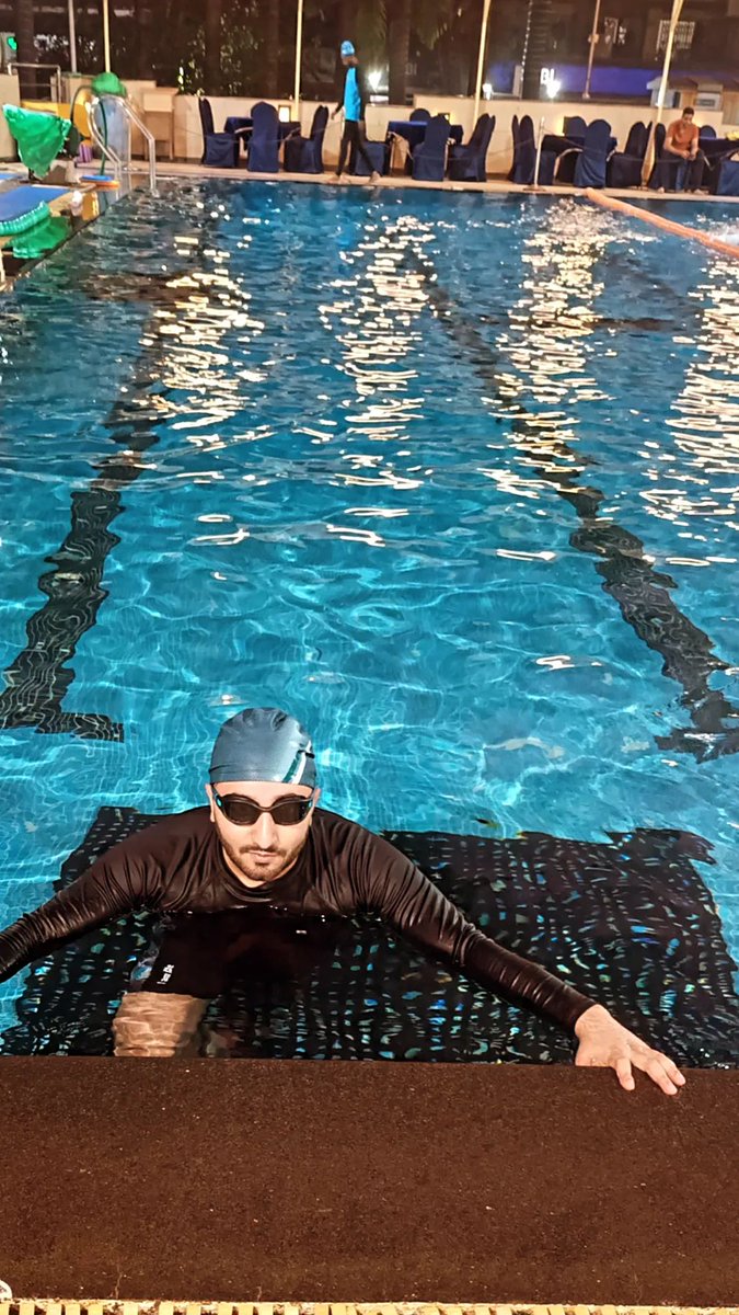 Chilly Winters Mein Swimming Karna Chahte Hoo. Aaa Jao😅