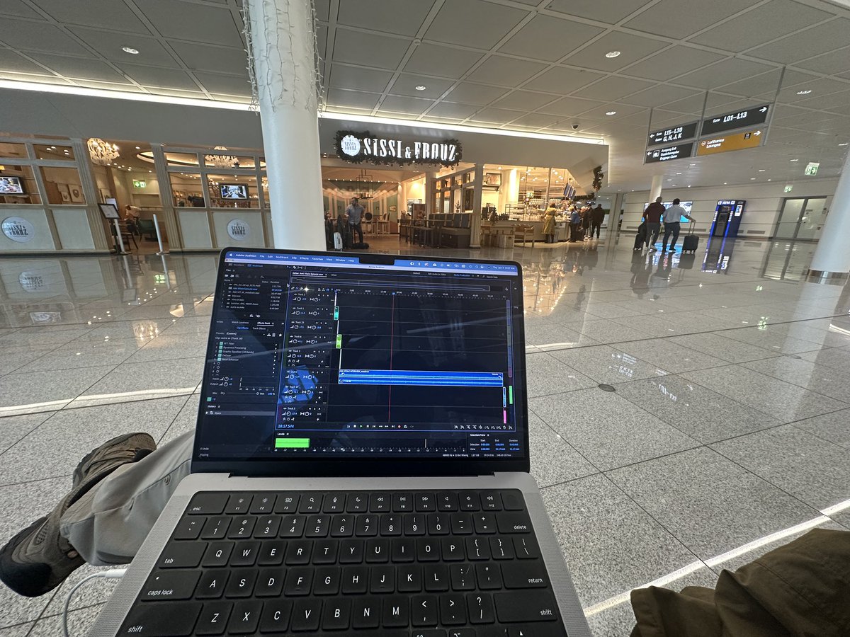 Working in the Munich airport ✈️ #travel