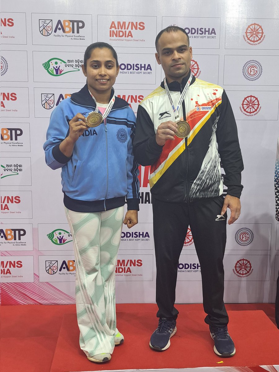 niranjanmedia7's tweet photo. Two All Round Champions @DipaKarmakar and @RakeshK57440044 of Senior gymnastics Championship 2024 #bhubaneswar #Kalingastadium @otvnews https://t.co/W8LiKmWE4y