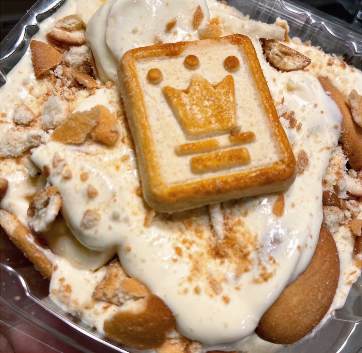 PastryVault's tweet photo. Craving something sweet? Order our delicious cinnamon rolls, cheesecakes, and more! 😍🍰 Visit https://t.co/78ztWA2lWM
 to satisfy your sweet tooth. #dessertlovers https://t.co/FBb74Ieo1O