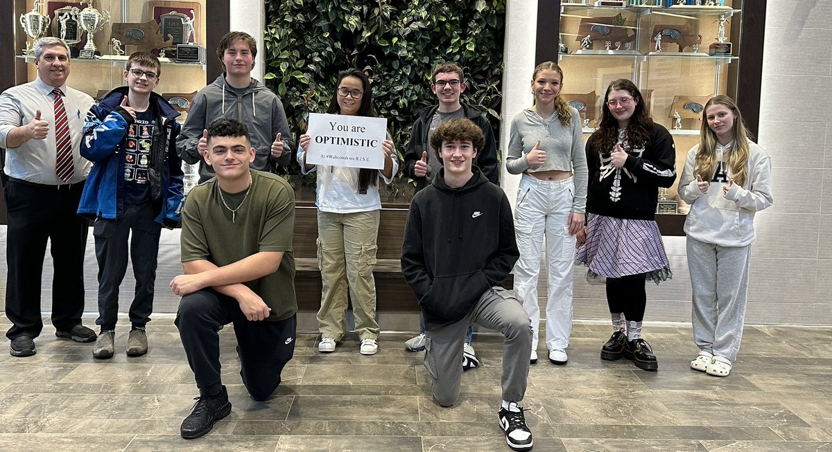 AaronRobb5's tweet image. It's #PositiveSigns Wednesday at #Wahconah (a day late). We are celebrating our OPTIMISTIC students 👍 @wahconahrhs