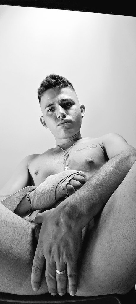 LevingNaugthy's tweet photo. Rt y te paso una foto mia sin sensura al DM. https://t.co/E7dgxXpyYG