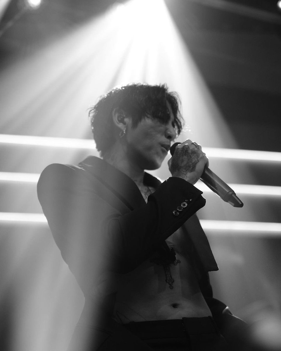Castielstorm's tweet photo. Todas las fotos que subo son en concierto, pero no me arrepiento absolutamente de nada. https://t.co/GVYlniH1Ge