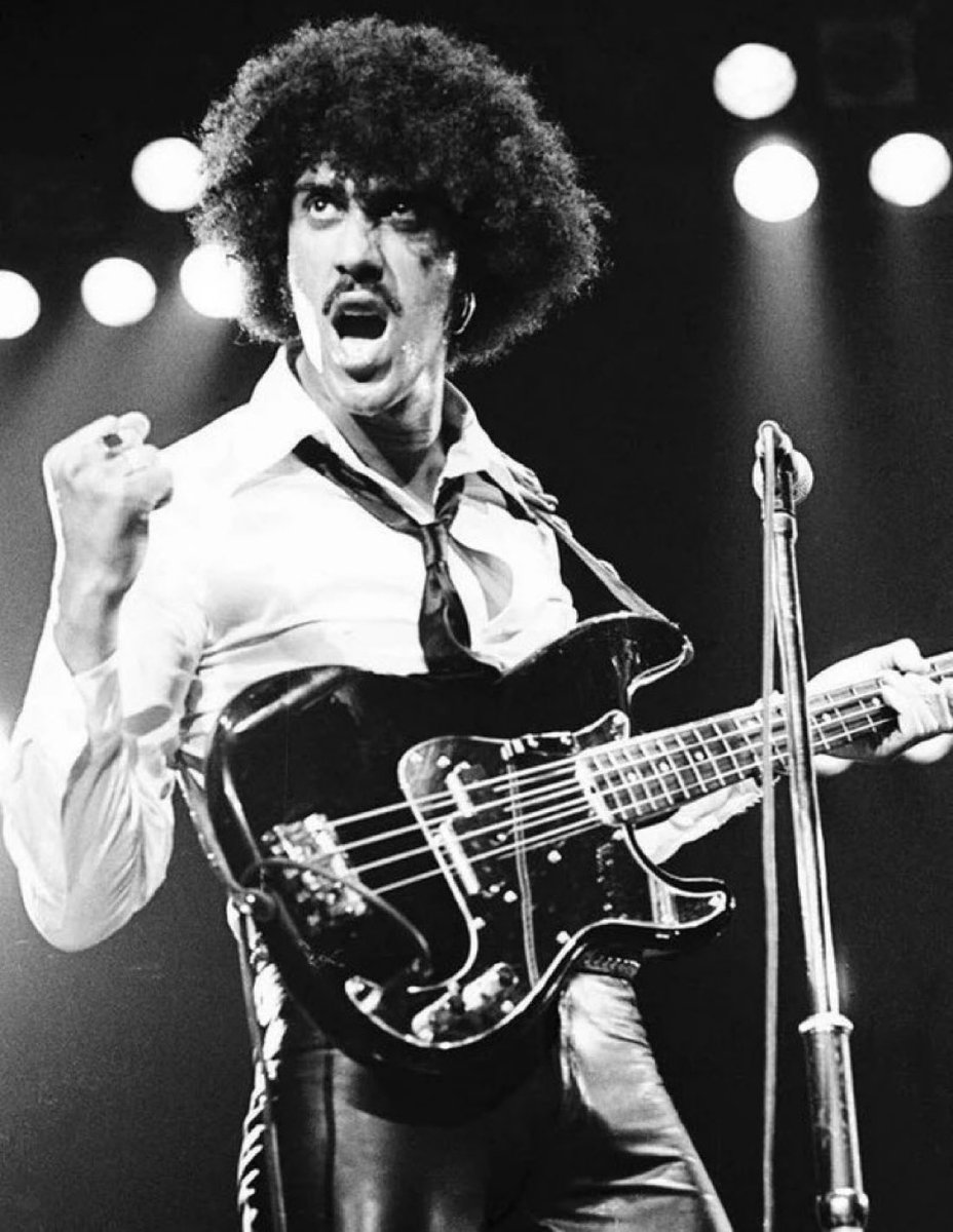 Remembering the legendary Phil Lynott who we lost way too soon on this day in 1986. #PhilLynott