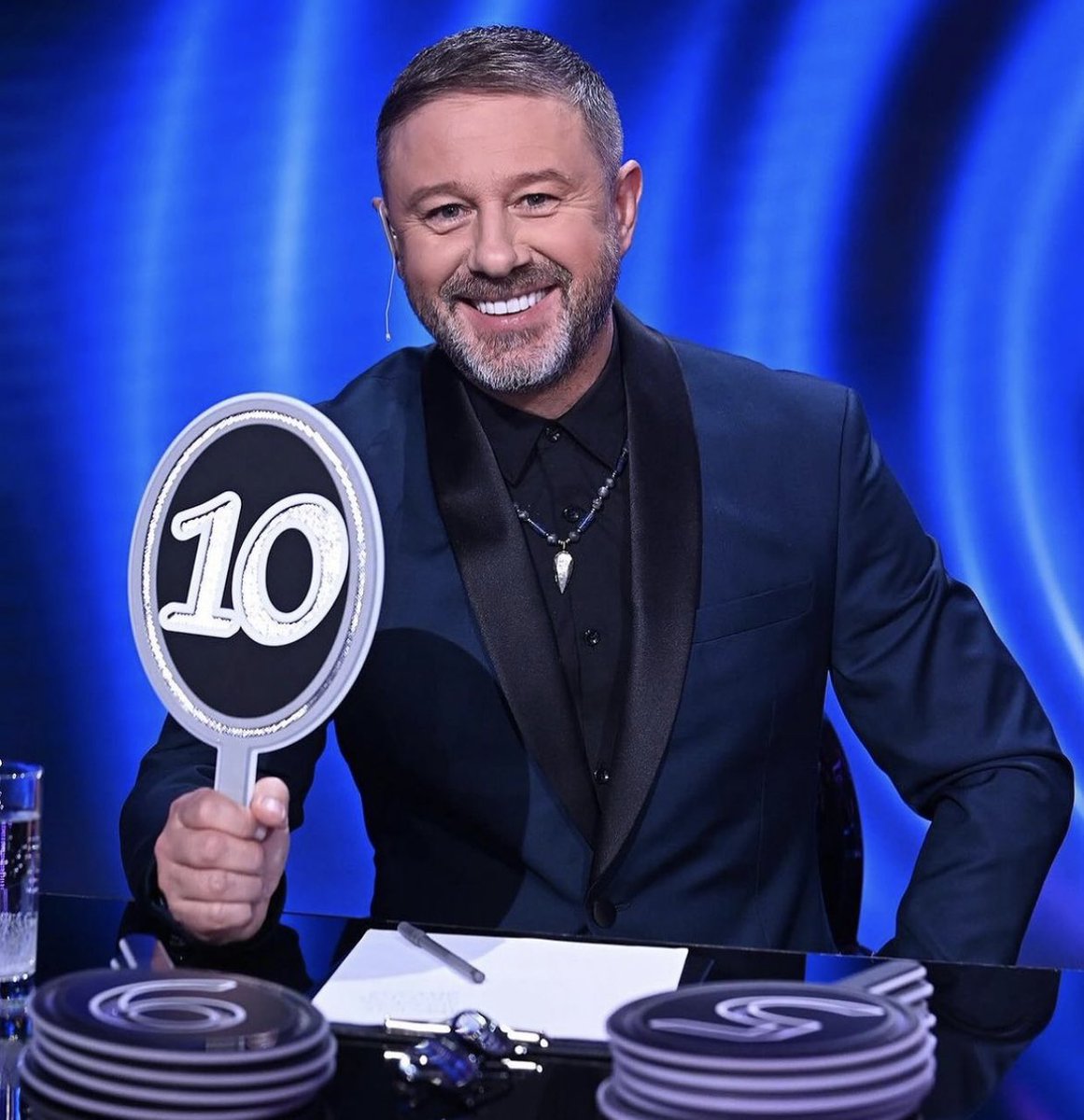 To już oficjalne. Andrzej Piaseczny żegna się z rolą jurora „Tańca z gwiazdami”. 💔 Wśród kandydatów na zastępstwo są Maffashion i Tomasz Karolak. 😍‼️
#AndrzejPiaseczny #TanieczGwiazdami #Maffashion #TomaszKarolak #TzG #dws #ŚwiatGwiazd #celebryci #gwiazdy