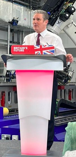 CountBinface's tweet photo. For clarity, I am not Keir Starmer’s new lectern. https://t.co/c430yzYtTR