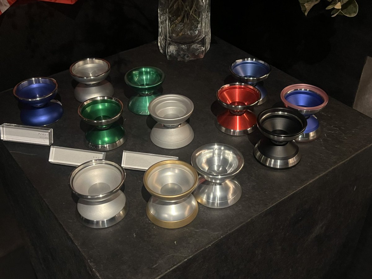 moon_angel14's tweet image. 今日まさかの新色ラッシュからの、アノマリー復活⸜(* ॑꒳ ॑* )⸝☆復٩(ˊᗜˋ*)و活☆
ずっと触ってみたかったけど、今日出会えるとは思っていなかったので、
究極サプライズになりました🎉
いい色😊
今回の新色は他の機種もみんなやばかった🤦‍♀️

#にゐる #yyr