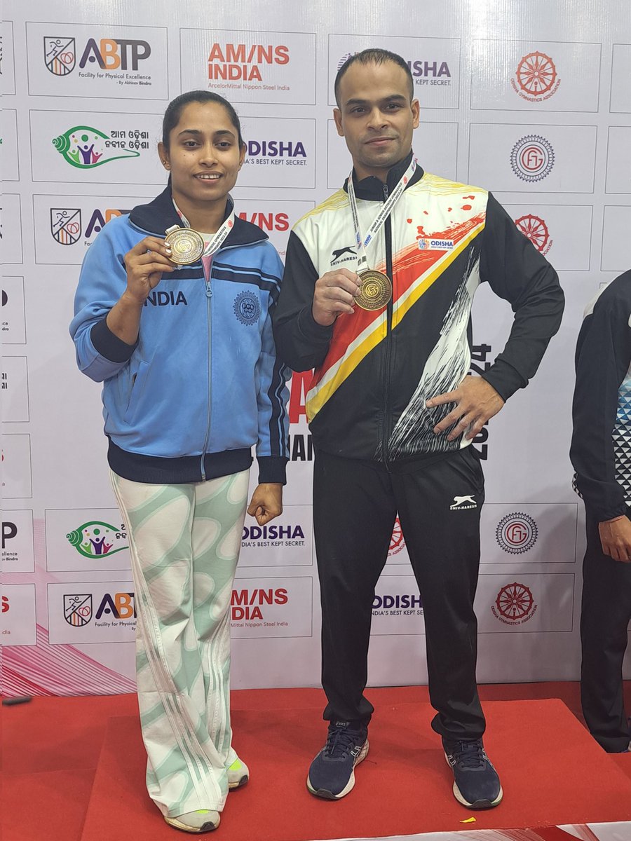 niranjanmedia7's tweet photo. Two All Round Champions @DipaKarmakar and @RakeshK57440044 of Senior gymnastics Championship 2024 #bhubaneswar #Kalingastadium @otvnews https://t.co/W8LiKmWE4y