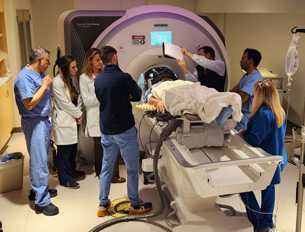 WVUFoundation's tweet photo. A potential advancement in the treatment of Alzheimer’s disease was announced by researchers at @WVURNI. 👏

“We are hopeful the work we are doing may lead to improvements in outcome for many other patients and their families coping with Alzheimer’s.”

➡️ https://t.co/SKsw2rtvLP https://t.co/1klpsNcbRY