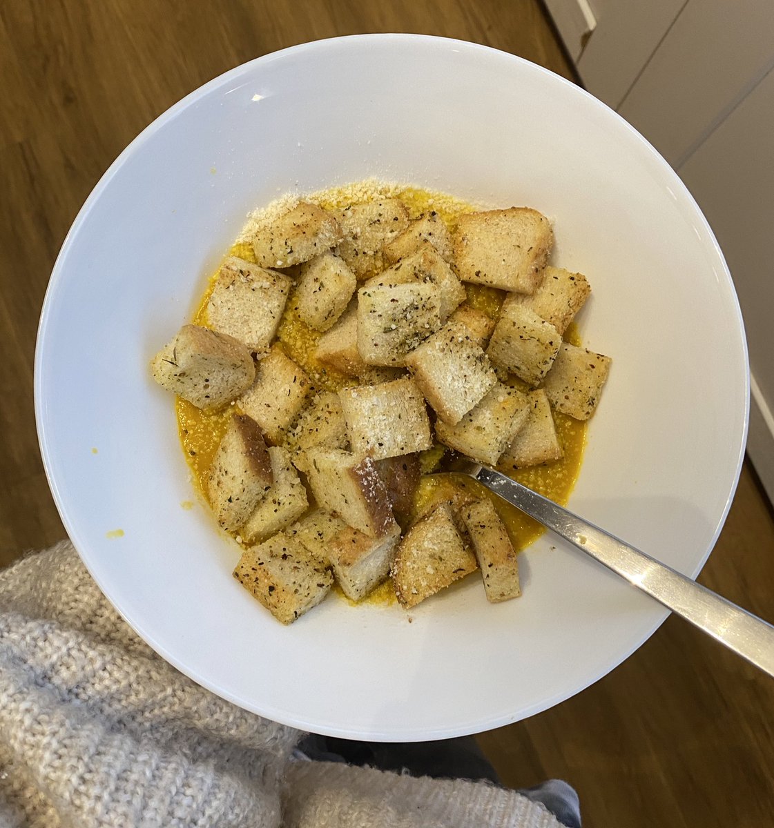 eatingel's tweet photo. carrot &amp; parsnip soup w homemade croutons for lunch https://t.co/2tippztMIB