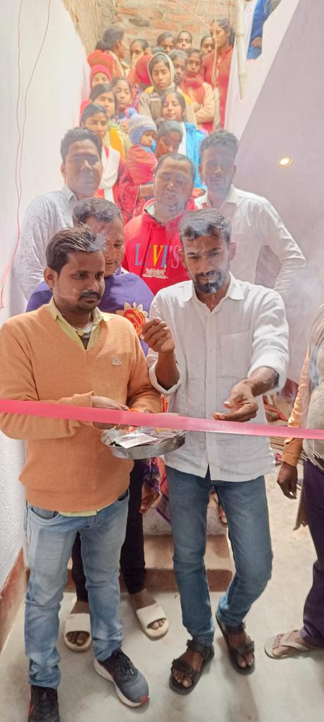 RjdRavi's tweet photo. आज डोभी प्रखण्ड के ग्राम कोठवारा मे 
ज्ञान दीप लाइब्रेरी का शुभारंभ किया गया 
जो युवा पीढ़ी में पढ़ाई की रुचि रखते हैं. वह लाइब्रेरी में आकर आसानी से अध्ययन करें और देश को मजबूती प्रदान करने के लिए अपना सहयोग दे. इस तरह की लाइब्रेरी राज्य के हर गांव और शहर में होनी चाहिए https://t.co/jA1cpiK9sP