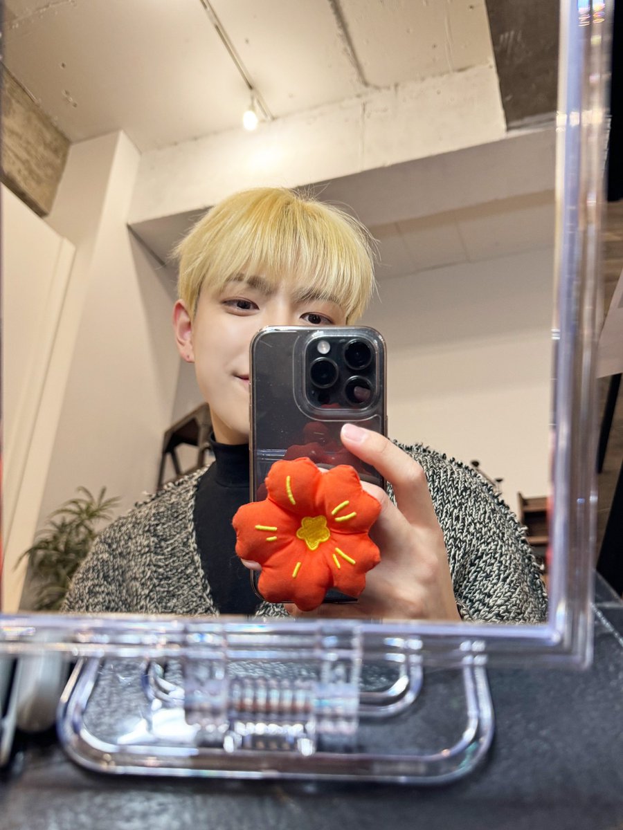 ATEEZofficial's tweet photo. [#홍중] Good night✨
#ATEEZ #에이티즈 https://t.co/sM2SMUdrcJ