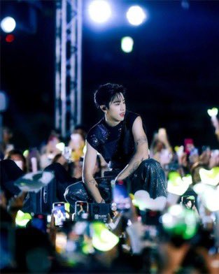 withyouMT_TH's tweet photo. 240103 ช่างภาพลงรูปของมาร์คค่ะ (2/2)

“@marktuan ในงาน Amazing Thailand Countdown 2024”

COUNTDOWN 2024 WITH MARK TUAN
#ICONSIAMxMarkTuan 
#AmazingThailandCountdown2024 
#MarkTuan #Mark #段宜恩 #마크 
@DNAmngmnt https://t.co/o3TYAh3vVw