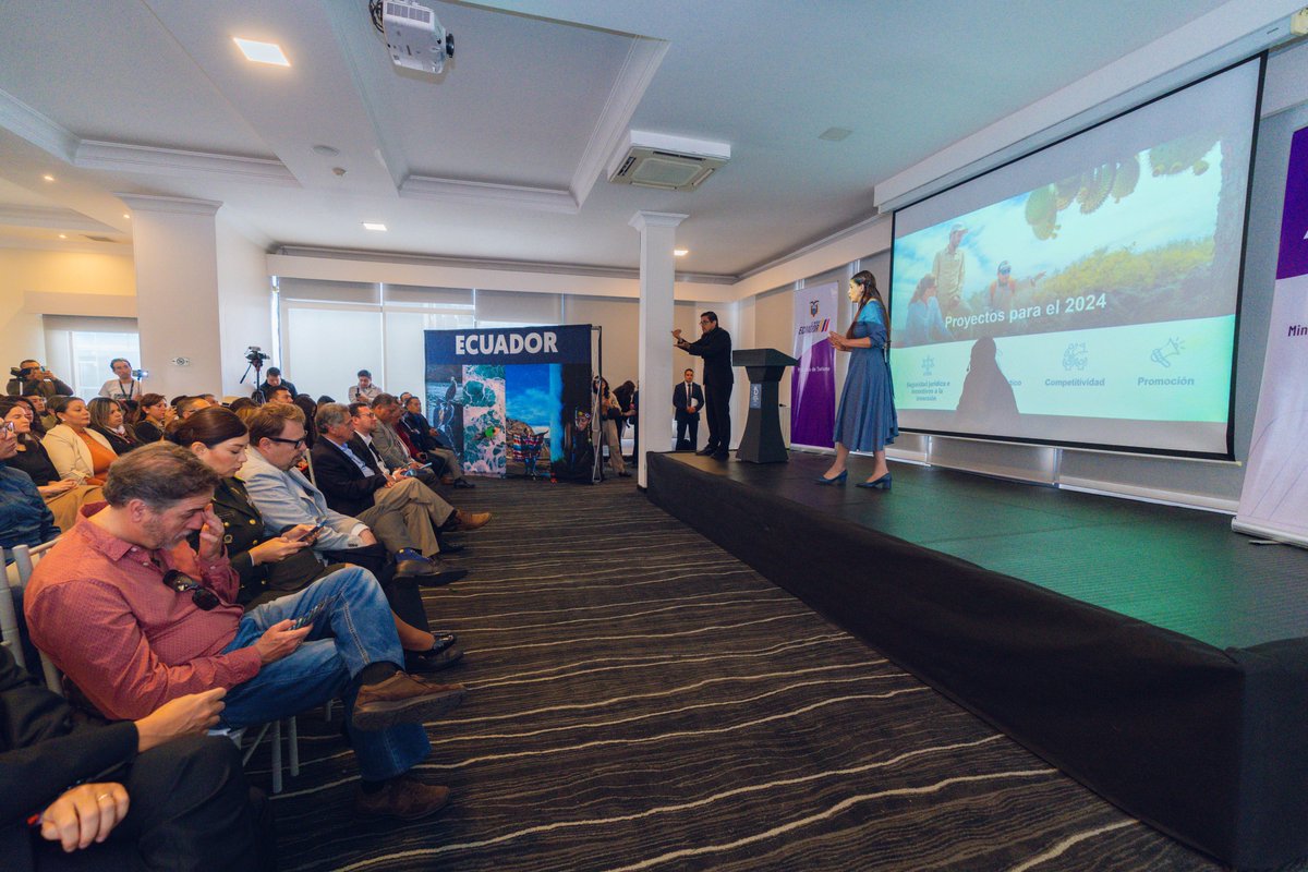 TurismoEc's tweet image. El ministro @NielsOlsenP presentó el Plan de Turismo 2024 a los gremios de nuestro sector, academia, Gobiernos Autónomos Descentralizados e instituciones públicas y privadas, para socializar las acciones que se ejecutarán en este año y así continuar impulsando nuestra industria🧵