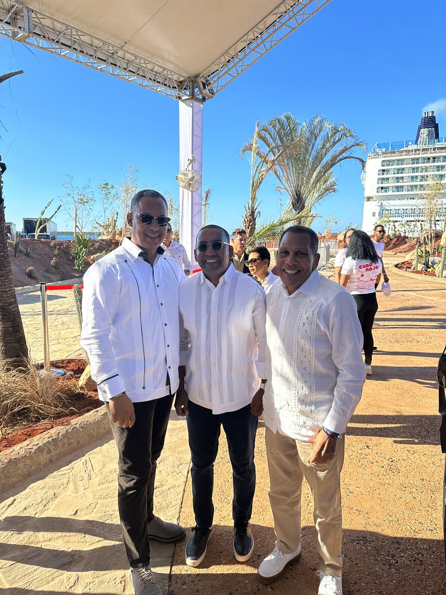 SenadorDionisSn's tweet photo. Un sueño de más de 20 años hecho realidad, primer crucero en Pedernales. Gracias presidente Luis Abinader ! https://t.co/gO1W4gTSEB
