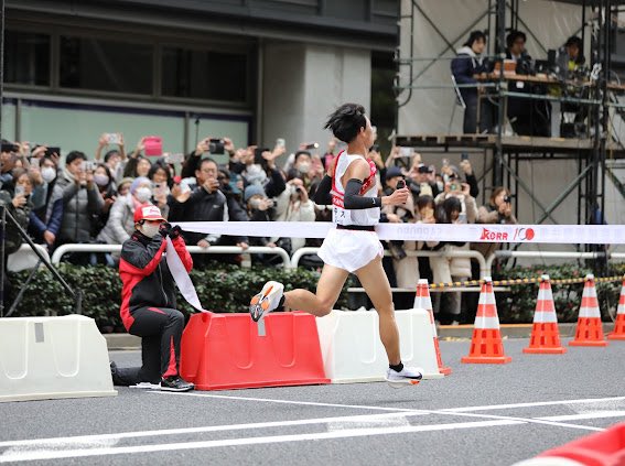 shibadai4869's tweet photo. 無事大手町まで襷を繋ぐことができましたが悔しい結果に終わりました
来年は予選会からになりますが必ずもっと強くなって戻ってきます
このチームがやってきたことは間違ってなかったと証明する為に！
2日間応援ありがとうございました🙇‍♂️ https://t.co/7hDn3zirJm