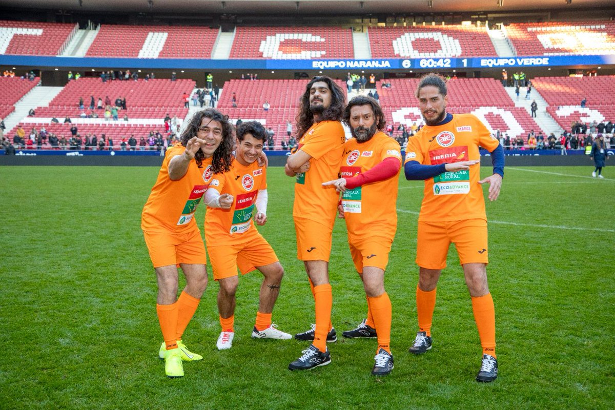 Parecemos jugadores de los de antes!!
Al estilo #mágicogonzalez #higuita #robertobaggio
Recordarme algunos de la época en los comentarios!!
Partido benéfico a favor de la fundación <a href="/FundacionRailes/">Fundación Raíles</a> organizado por el inigualable <a href="/Richy0coma0/">Richycastellanos</a>